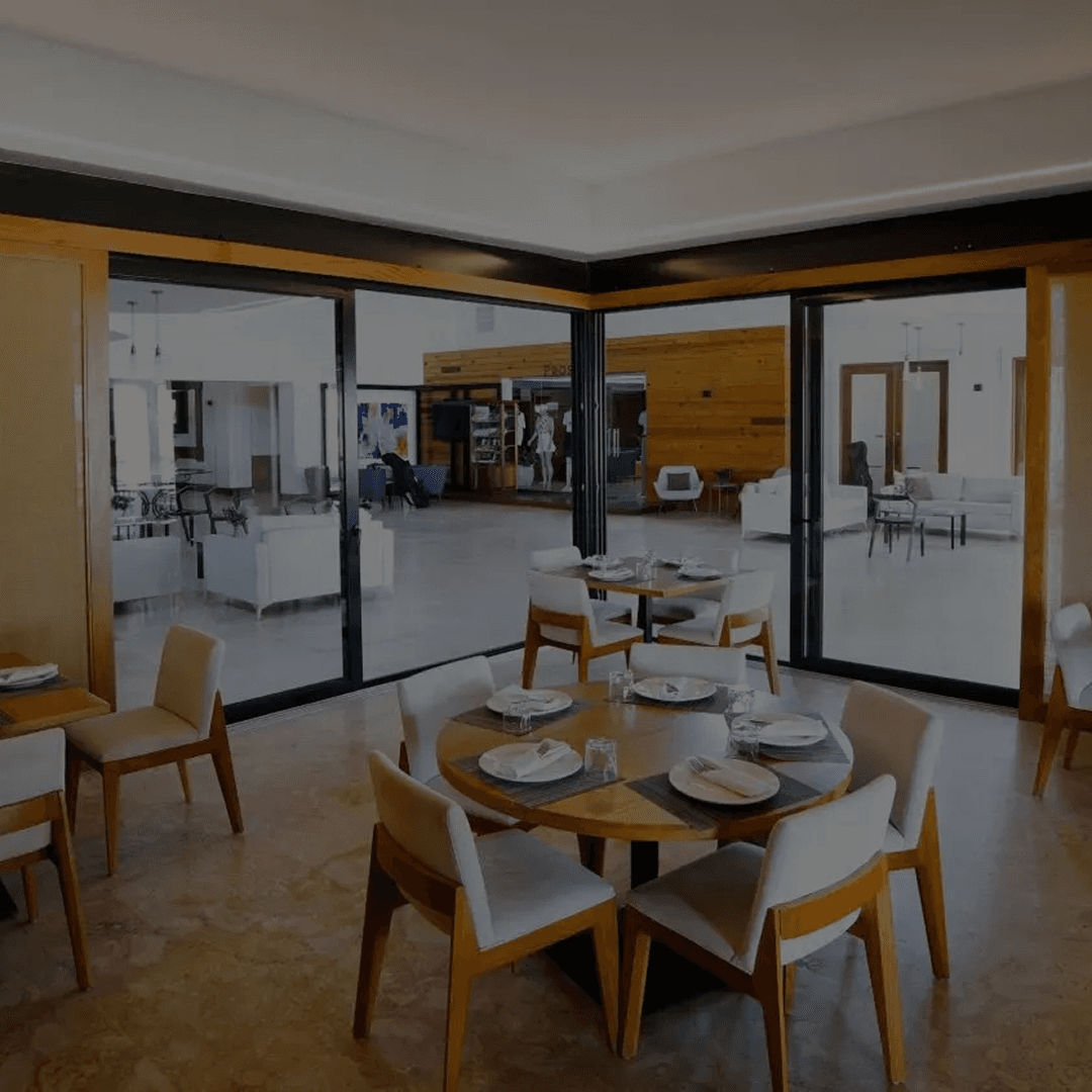 Bar & Grill / Gym / Yoga / Restaurant – La Estancia